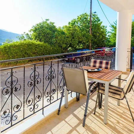 Apartament Thano's
